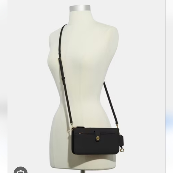 Coach Black Noa Pop Up Messenger - Picture 2 of 15